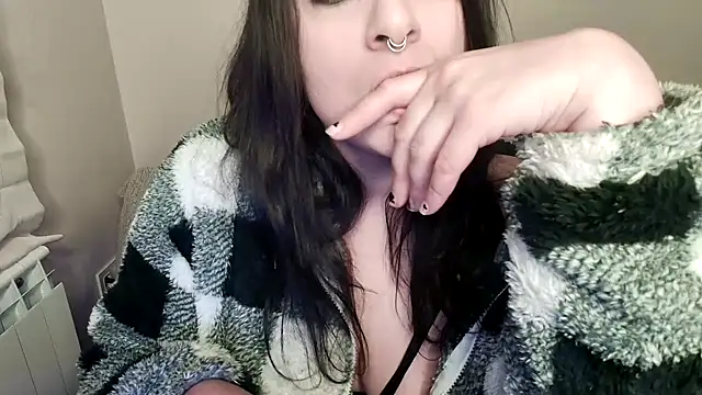 Lustylia online show from January 7, 2026, 6:32 pm