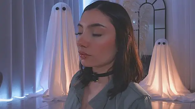 AmyArmstrong online show from October 25, 2025, 7:30 pm