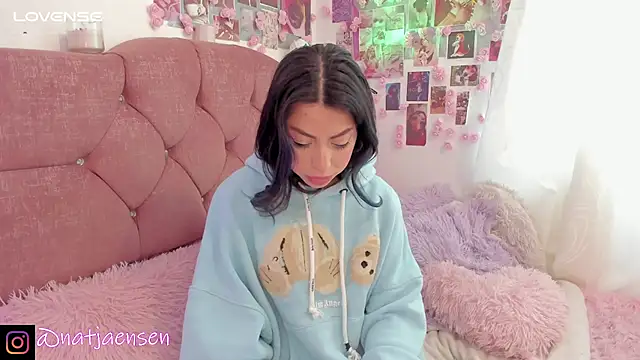 natalie jaensen online show from March 14, 2025, 1:46 pm