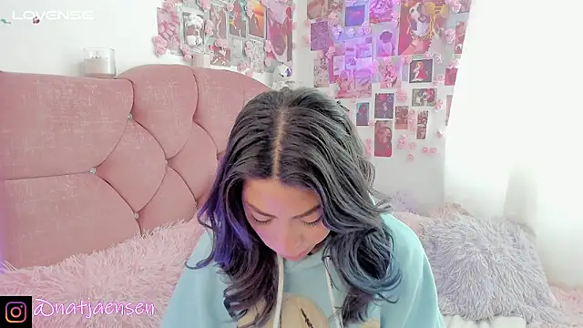 natalie jaensen online show from March 14, 2025, 5:57 pm