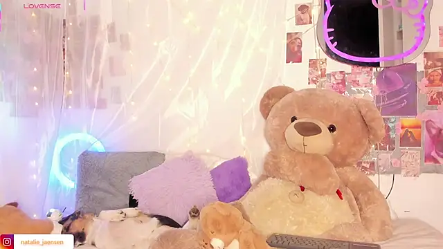 Snapshot of natalie_jaensen chatting on February 3, 2026, 10:59 pm natalie jaensen online show from February 3, 2026, 10:59 pm