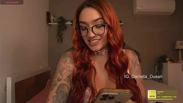 Snapshot of DaniDusan_ chatting on January 28, 2025, 5:35 pm DaniDusan online show from January 28, 2025, 5:35 pm