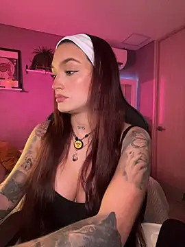 DaniDusan  online show from January 31, 2026, 9:13 pm