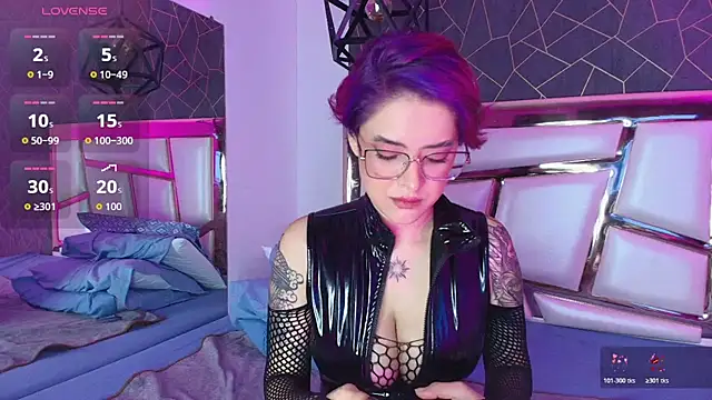 Annie Swan online show from November 5, 2025, 12:38 pm