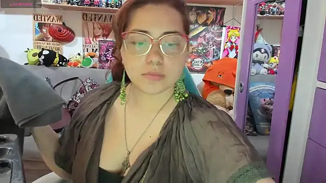 soficammy online show from October 4, 2025, 9:46 pm