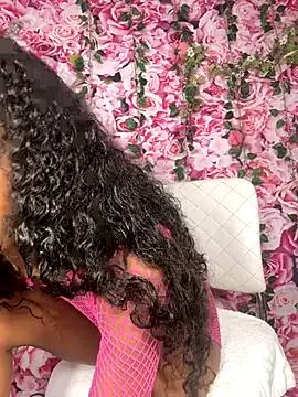 Snapshot of mismialove chatting on September 27, 2025, 5:45 am mismialove online show from September 27, 2025, 5:45 am