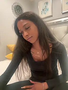 Snapshot of mismialove chatting on May 2, 2026, 8:52 am mismialove online show from May 2, 2026, 8:52 am