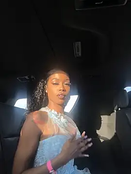 Snapshot of mismialove chatting on May 13, 2026, 11:00 pm mismialove online show from May 13, 2026, 11:00 pm