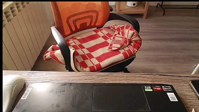 Snapshot of Cutie_peach chatting on October 21, 2025, 12:17 pm Cutie peach online show from October 21, 2025, 12:17 pm