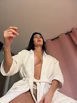 nelumbonucifera online show from December 16, 2025, 2:27 am