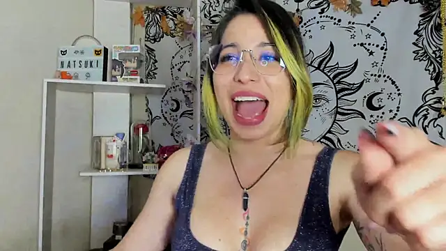 Snapshot of Laughing_Naty chatting on October 9, 2025, 6:11 am Laughing Naty online show from October 9, 2025, 6:11 am