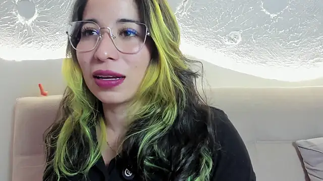 Snapshot of Laughing_Naty chatting on October 23, 2025, 2:33 am Laughing Naty online show from October 23, 2025, 2:33 am