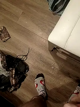 Donglong80 online show from December 17, 2025, 12:55 pm