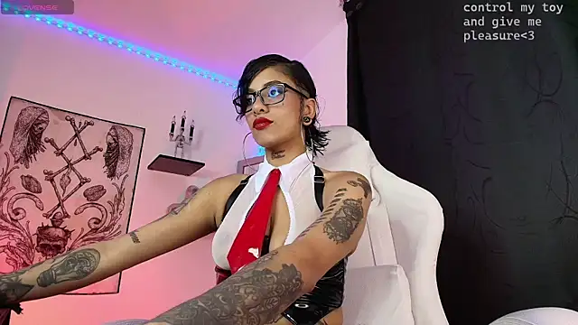 Snapshot of luci_fer_devil chatting on November 14, 2025, 1:37 am luci fer devil online show from November 14, 2025, 1:37 am