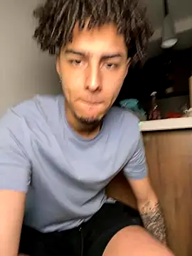 Snapshot of bigryann23 chatting on November 8, 2025, 1:39 am bigryann23 online show from November 8, 2025, 1:39 am